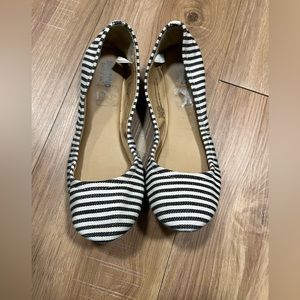 Striped ballet style flats size 6.5